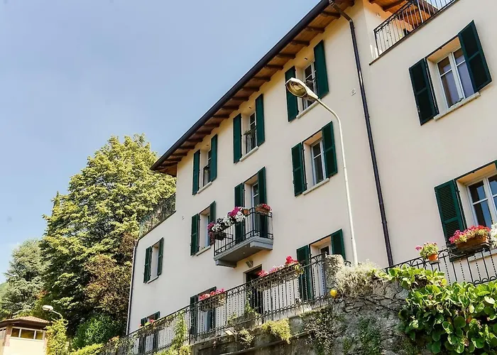 & Mountain Como